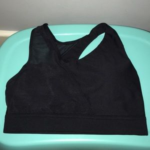 *PRICE NEGOTIABLE*Women’s Under Armour sports bra